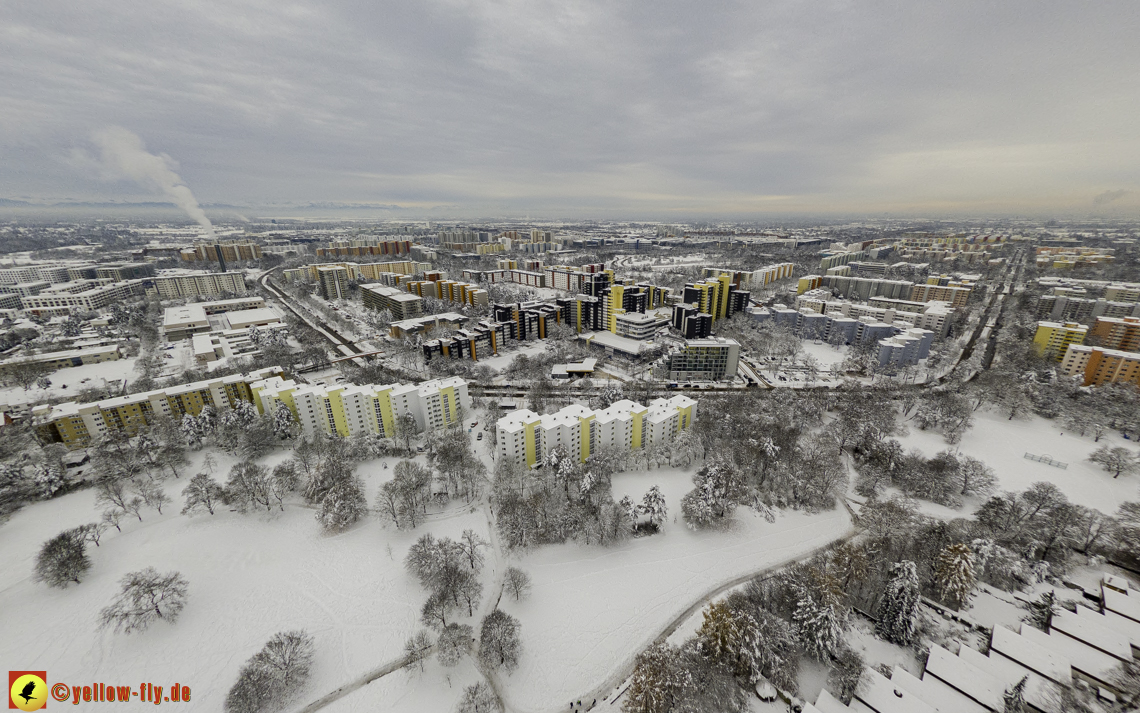 04.12.2021 - Karl-Marx-Ring und Marx-Zentrum in Neuperlach